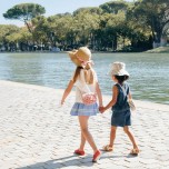 chapeau-floral-printemps-été-fille-vacances-plage-piscine