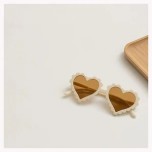 lunettes de soleil résine coeur Ecru