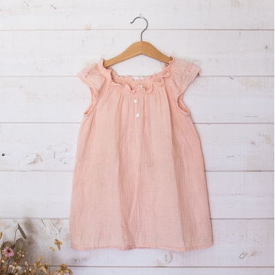 Robe de plage brodée rose